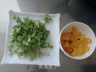 变蛋生菜粥的做法步骤:2