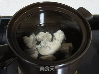 鱼肚海带尾骨汤的做法步骤:7