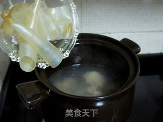 鱼肚海带尾骨汤的做法步骤:8