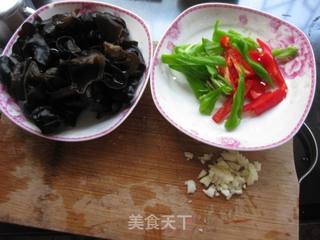 炝炒黑木耳的做法步骤:2