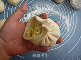 包菜鸡蛋大包子的做法步骤:11