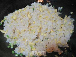 蒜香蛋炒饭的做法步骤:6