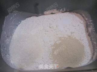 芝麻辫子面包的做法步骤:2