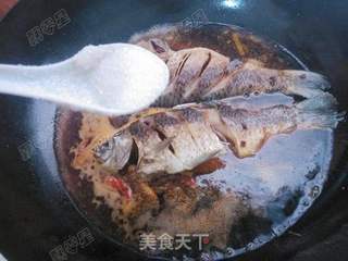 铁锅炖鱼贴饼子的做法步骤:20