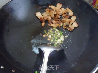 排毒减肥好食物---肉渣炒黑木耳的做法步骤:5