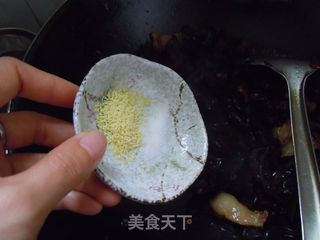 排毒减肥好食物---肉渣炒黑木耳的做法步骤:8
