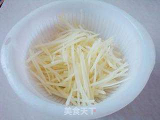 百吃不厌的家常菜——酸辣土豆丝的做法步骤:3