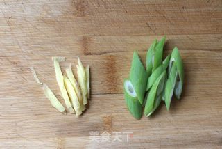 简单的美味——虾皮粉丝炒包菜的做法步骤:3