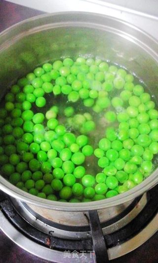 胡萝卜青豆紫薯泥的做法步骤:2
