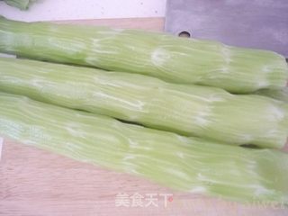 莴笋鲜榨菜的做法步骤:2