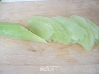 莴笋鲜榨菜的做法步骤:3