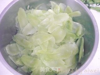 莴笋鲜榨菜的做法步骤:4