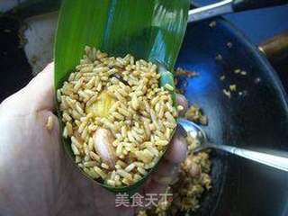 香菇板栗鲜肉粽的做法步骤:9