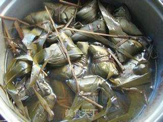 香菇板栗鲜肉粽的做法步骤:11