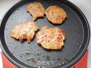 酱香肉末茄丝饼的做法步骤:10