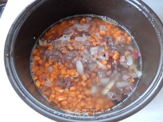 胡萝卜牛肉焖饭的做法步骤:11