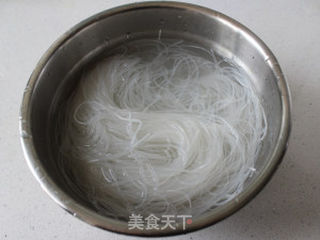 蒜蓉粉丝蒸海蛎的做法步骤:2