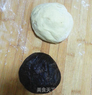 可可双色面包的做法步骤:3