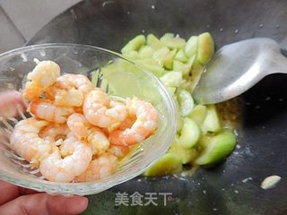 虾仁炒丝瓜的做法步骤:9