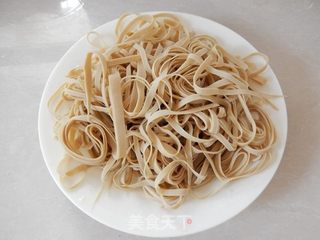 拌豆腐皮海带丝的做法步骤:3