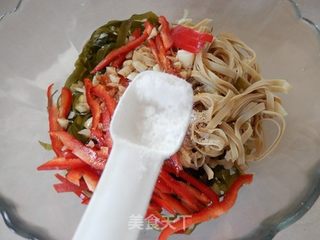 拌豆腐皮海带丝的做法步骤:9