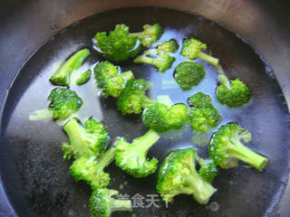 凉拌西兰花的做法步骤:5