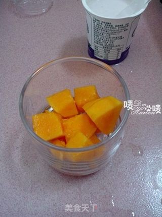 【这样吃木瓜不会闷】木瓜酸奶杯的做法步骤:3