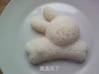 宝宝最爱卡通造型饭之一--------小兔子咖啡土豆饭的做法步骤:10