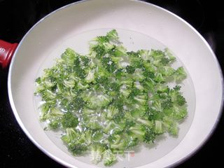 鸡蛋西兰花盒子的做法步骤:2