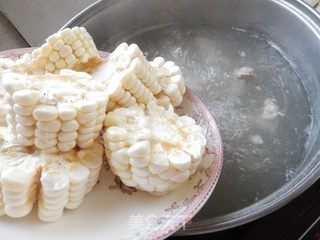 山药玉米骨汤的做法步骤:5