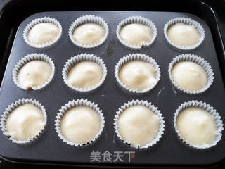 清新下午茶——蜂蜜小蛋糕的做法步骤:8