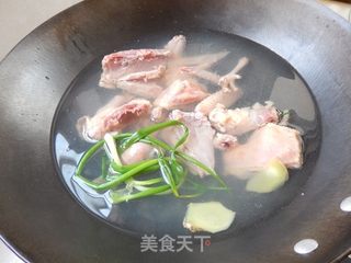 清淡营养：山药鸽子汤的做法步骤：6