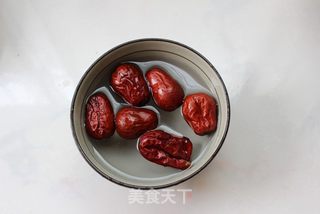 常吃粗粮更健康——红枣玉米发糕的做法步骤:2