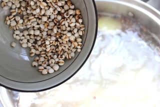 这种鲜香你尝试过么——虫草菇排骨汤的做法步骤:7