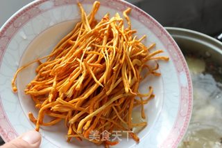 这种鲜香你尝试过么——虫草菇排骨汤的做法步骤:8