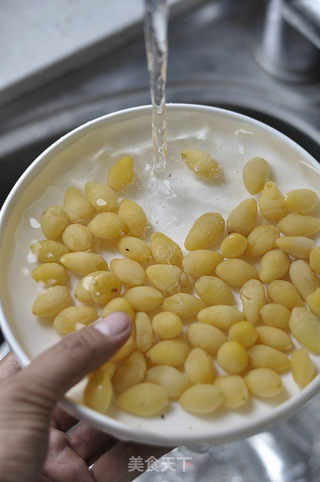 鹌鹑蛋白果糖水的做法步骤:9
