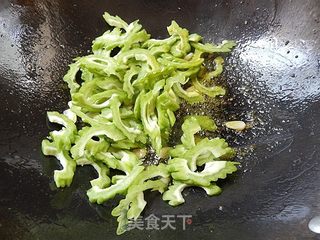 苦瓜炒瘦肉的做法步骤:11