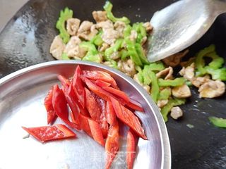 苦瓜炒瘦肉的做法步骤:13