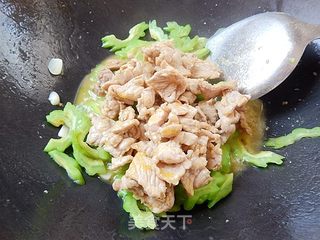 苦瓜炒瘦肉的做法步骤:12