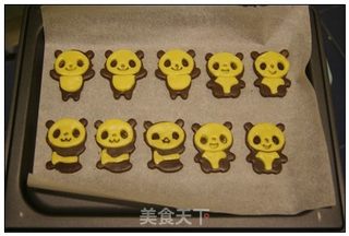 【熊猫饼干】萌翻天--【发评论,赢海尔智能烤箱试用报告】1的做法步骤:8