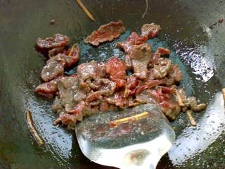 牛肉炒白瓜的做法步骤:2