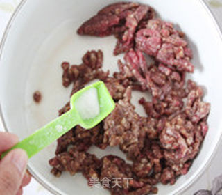 橙汁黑椒牛肉意大利面的做法步骤:2
