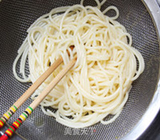 橙汁黑椒牛肉意大利面的做法步骤:6