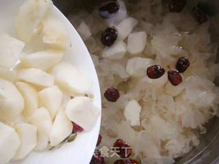 银耳红枣马蹄糖水的做法步骤:5