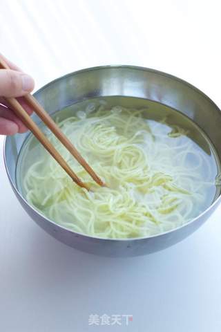 辣味鸡丝凉面的做法步骤:8