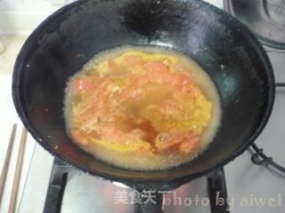 西红柿鸡蛋炖粉条的做法步骤:7