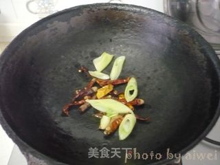 麻辣鸭脖的做法步骤:5