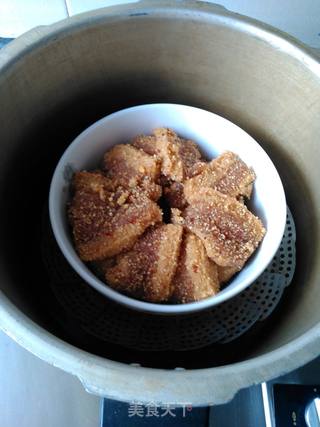粉蒸肉的做法步骤:11