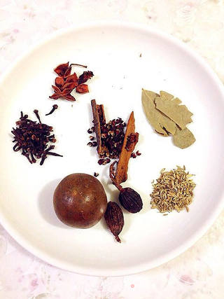 私房麻辣鸭头的做法步骤:2