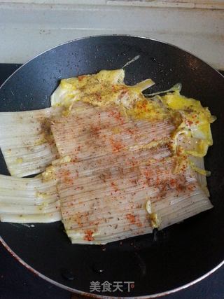 街头小吃——烤冷面的做法步骤:5